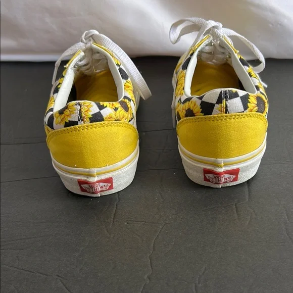 Vans Yellow and Black Sunflower Checkered Old Skool Sneakers 9.5 - Picture 4 of 10